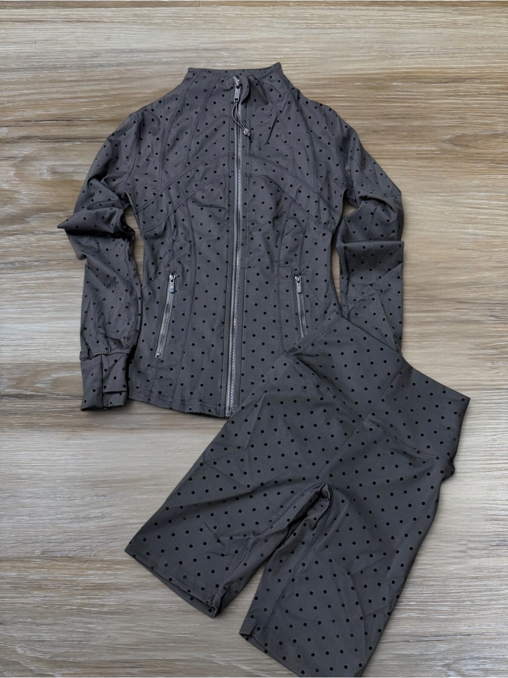 Lululemon Black Polkadot Define Jacket & Shorts Set Size 6